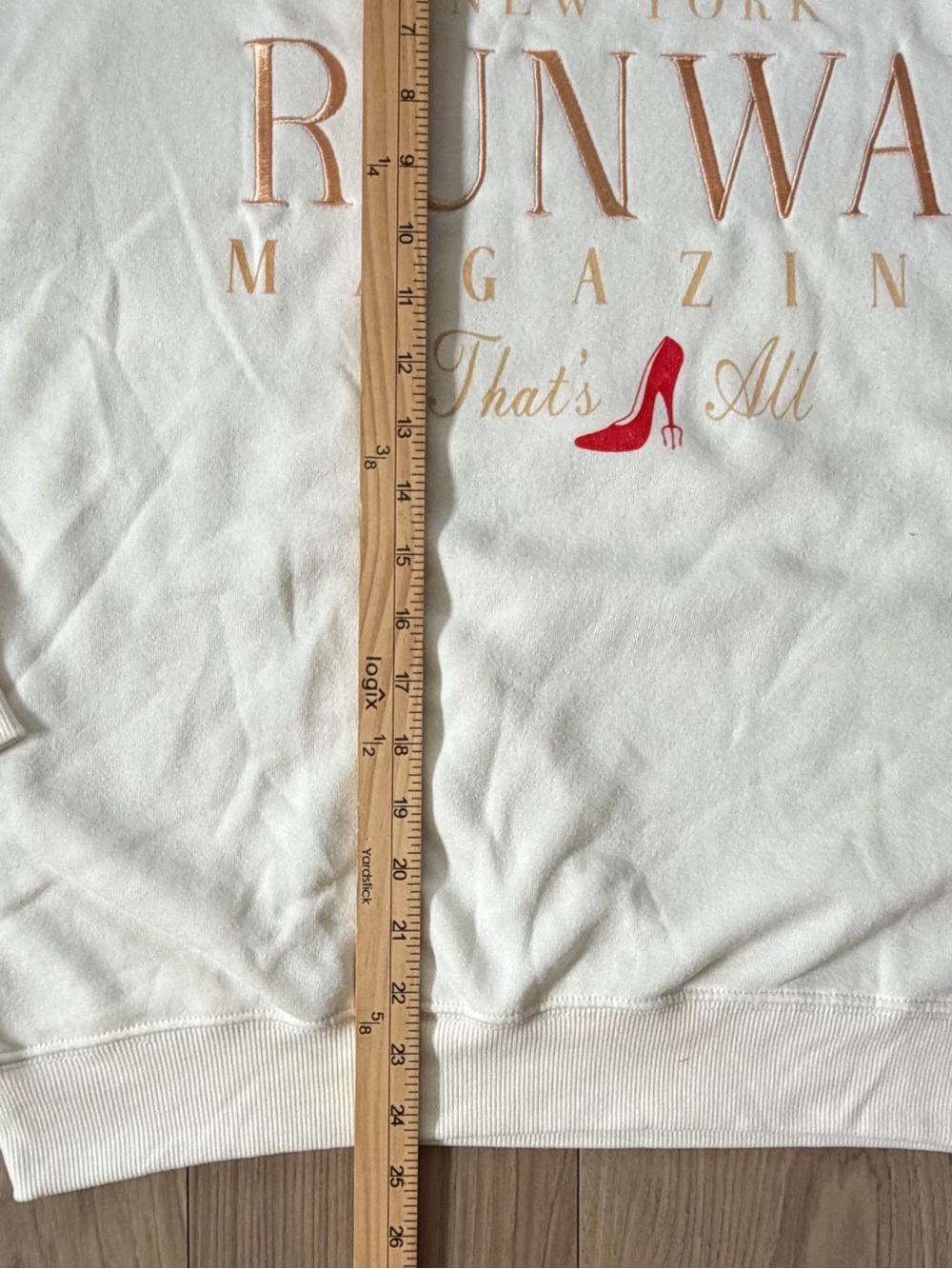 The Devil Wears Prada Runway Magazine Cream Graphic Sweatshirt - Women L SOFTTT - Picture 6 of 8
